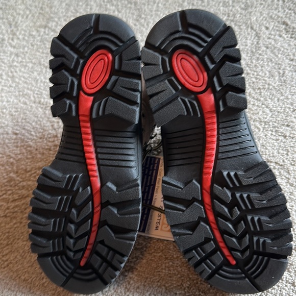 NWT Itasca Hiking Boots - Picture 5 of 9